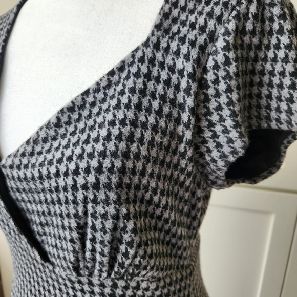 Banana Republic Houndstooth Checkered Dress Black Gray Short Sleeves Medium - Picture 7 of 14
